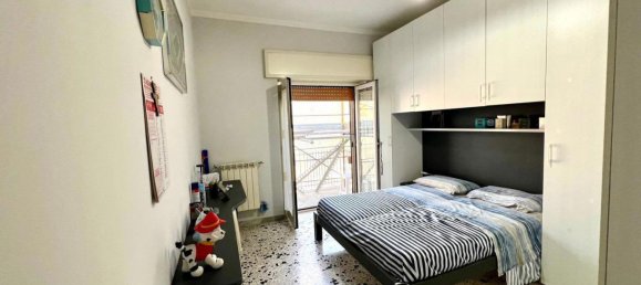 2 Schlafzimmer Wohnung in Naples, Italy, Nr. 329367 10