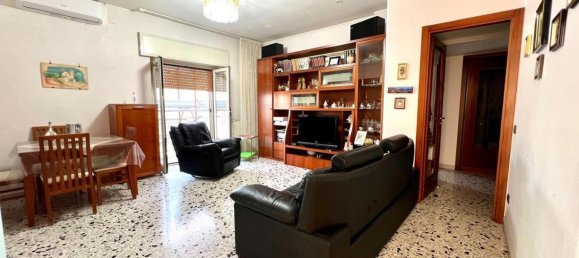 2 Schlafzimmer Wohnung in Naples, Italy, Nr. 329367 6