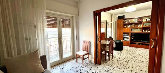 2 Schlafzimmer Wohnung in Naples, Italy, Nr. 329367 13