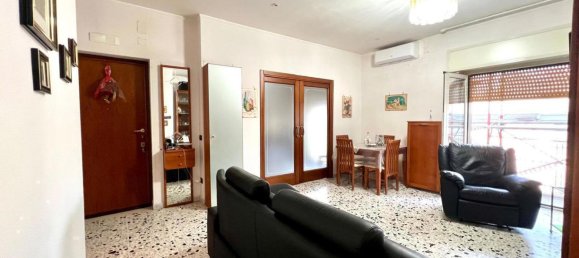 2 Schlafzimmer Wohnung in Naples, Italy, Nr. 329367 2