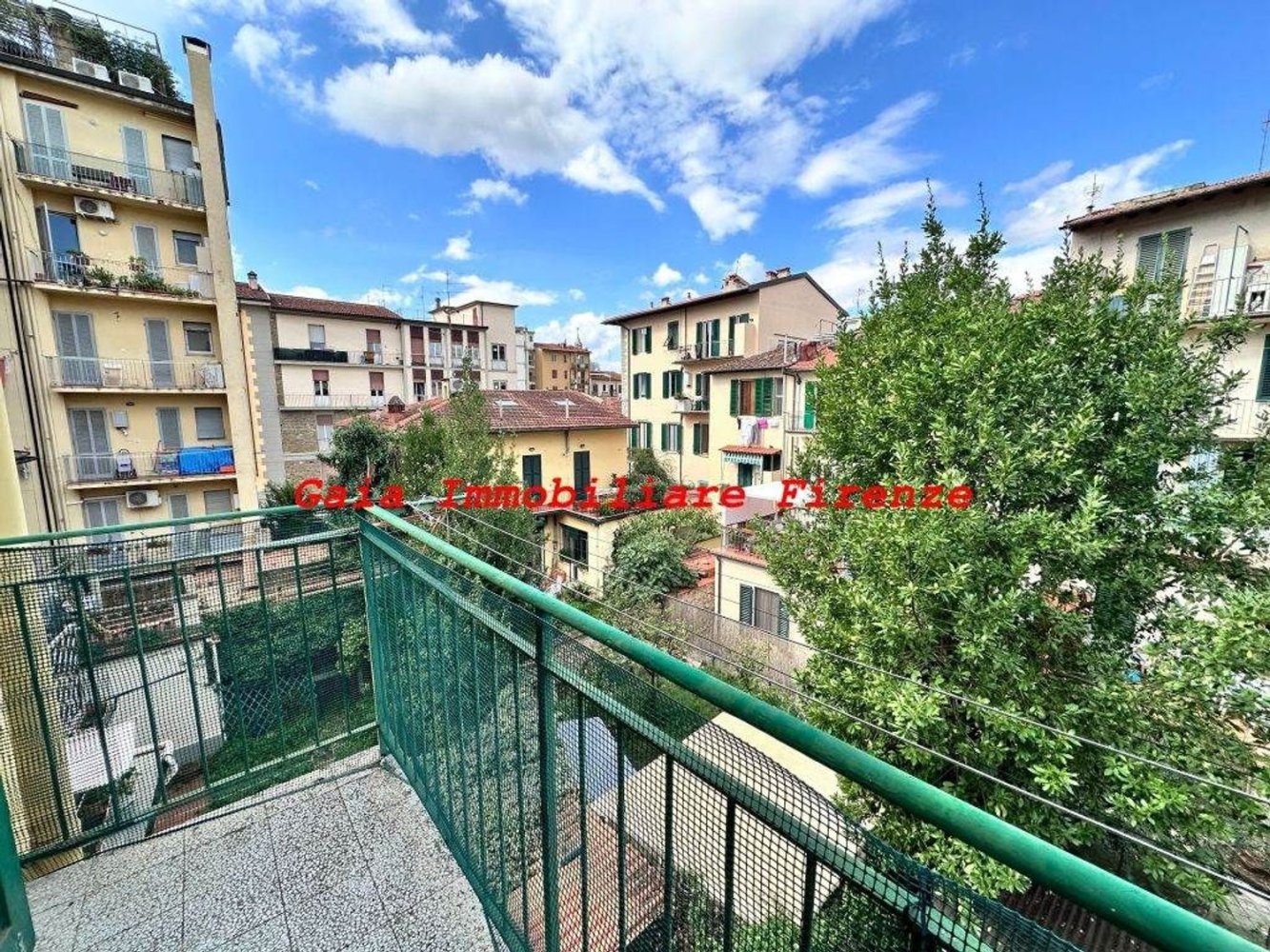 3 rooms Apartment in Florence, Italy No. 181822
