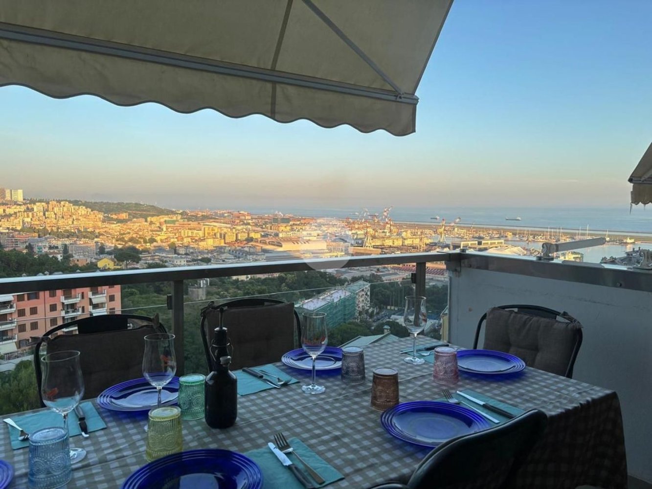 4 rooms Apartment in Genoa, Italy No. 125961