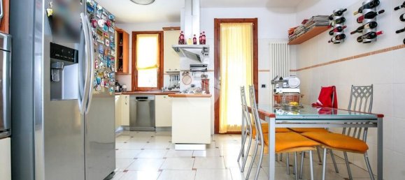 4 rooms Apartment in Genoa, Italy No. 125961 5