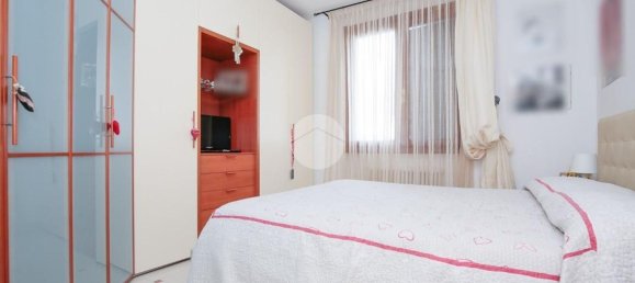 4 rooms Apartment in Genoa, Italy No. 125961 10
