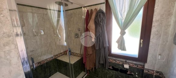 4 rooms Apartment in Genoa, Italy No. 125961 14