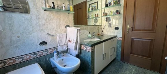 4 rooms Apartment in Genoa, Italy No. 125961 15