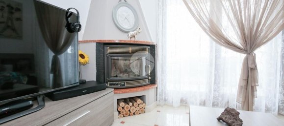 4 rooms Apartment in Genoa, Italy No. 125961 4