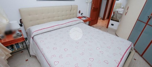 4 rooms Apartment in Genoa, Italy No. 125961 9