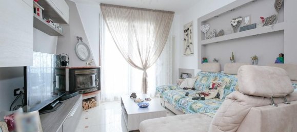 4 rooms Apartment in Genoa, Italy No. 125961 32