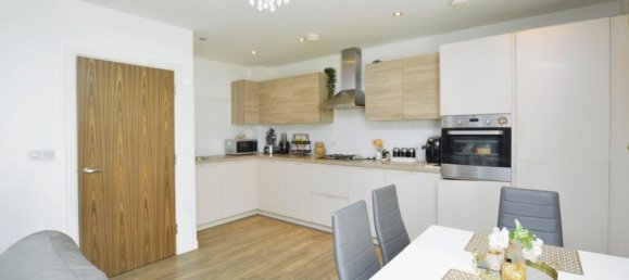 2 bedrooms Apartment in Barking, United Kingdom No. 12476 4