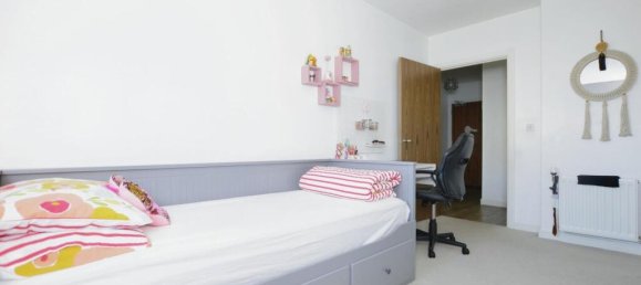 2 bedrooms Apartment in Barking, United Kingdom No. 12476 12