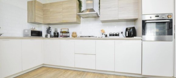 2 bedrooms Apartment in Barking, United Kingdom No. 12476 5