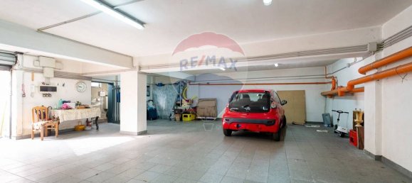 140m² Commercial property in Adrano, Italy No. 57046 15