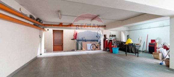 140m² Commercial property in Adrano, Italy No. 57046 13