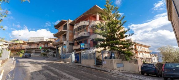 140m² Commercial property in Adrano, Italy No. 57046 7