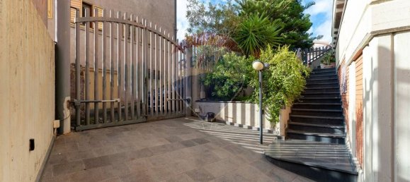 140m² Commercial property in Adrano, Italy No. 57046 16