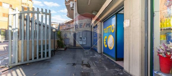 140m² Commercial property in Adrano, Italy No. 57046 3