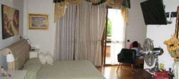 4 rooms House in Monza, Italy No. 6235 4