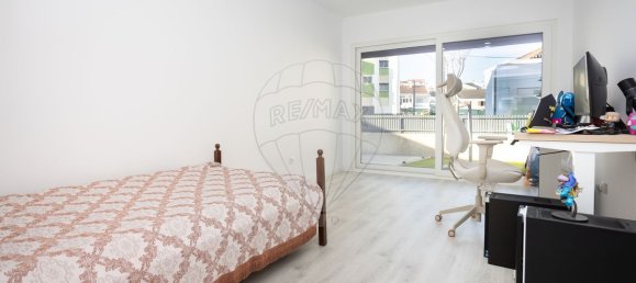 4 bedrooms House in Sesimbra, Portugal No. 24324 6