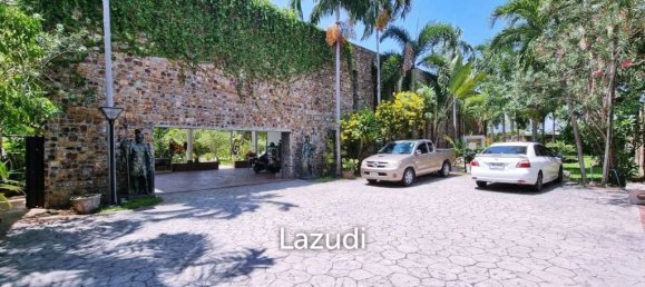 9 bedrooms Cafe / restaurant in Bang Lamung, Thailand No. 15324 8