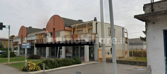 Apartamento de 2 dormitorios en Dalmine, Italy No. 357231 4