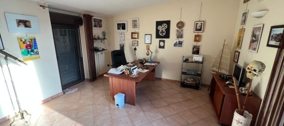 Дом с 5 комнатами в Чериньола, Италия № 20061 9