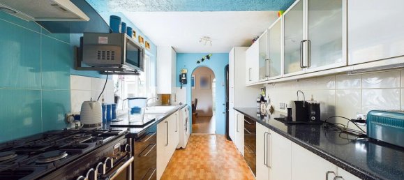 3 bedrooms House in Gillingham, United Kingdom No. 13865 7