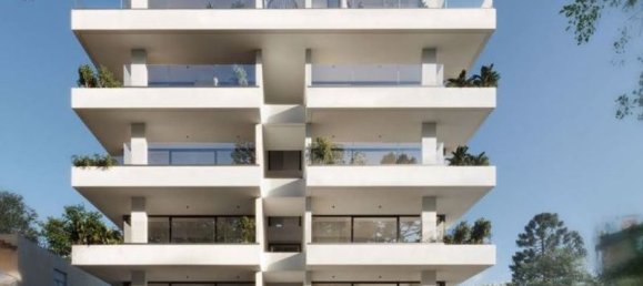 3 bedrooms Apartment in Larnaca, Cyprus No. 11563 4