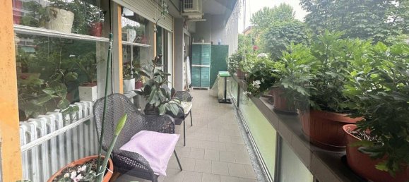 3-salle Appartement à San Donato Milanese, Italy No. 27153 27
