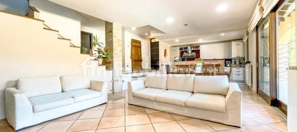 4 غرف نوم فيلا في Brovello-Carpugnino, Italy رقم 292103 26