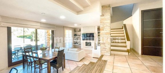 4 غرف نوم فيلا في Brovello-Carpugnino, Italy رقم 292103 2