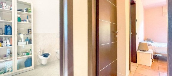 4 غرف نوم فيلا في Brovello-Carpugnino, Italy رقم 292103 32