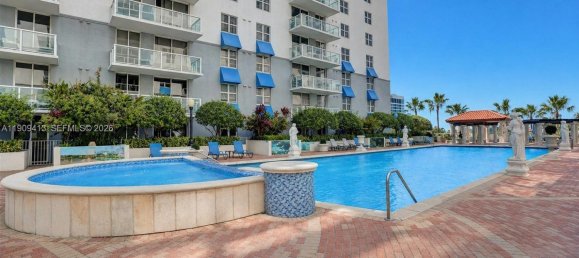 2 chambres propriété commerciale à vendre à Miami, Miami-Dade, Florida, USA № 614888 2