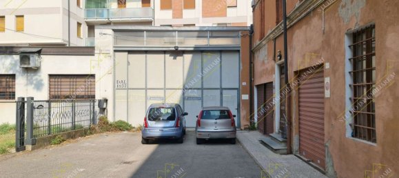 530m² Warehouse in Modena, Italy No. 67322 16