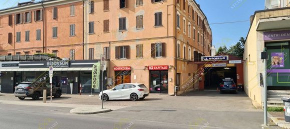 530m² Warehouse in Modena, Italy No. 67322 14