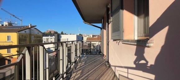 2 bedrooms Penthouse in Desenzano del Garda, Italy No. 121137 35