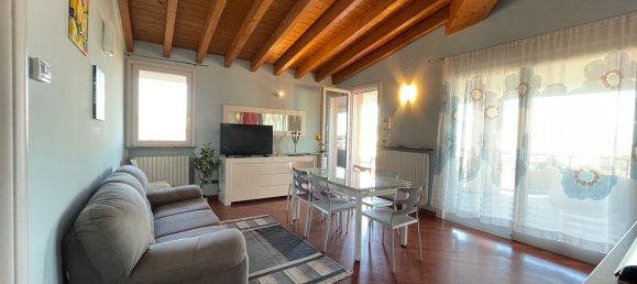 2 bedrooms Penthouse in Desenzano del Garda, Italy No. 121137 3