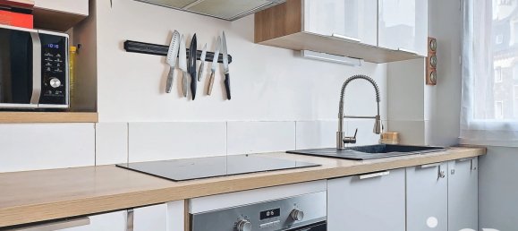 2 bedrooms Apartment in Suresnes, France No. 131405 3