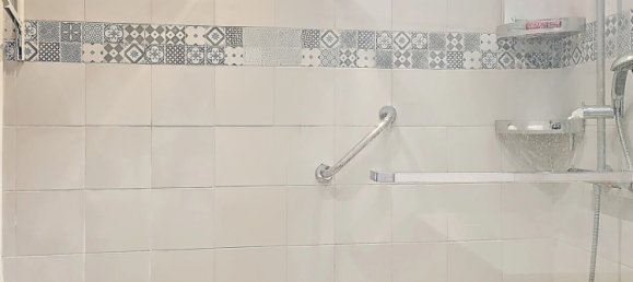 2 bedrooms Apartment in Suresnes, France No. 131405 7