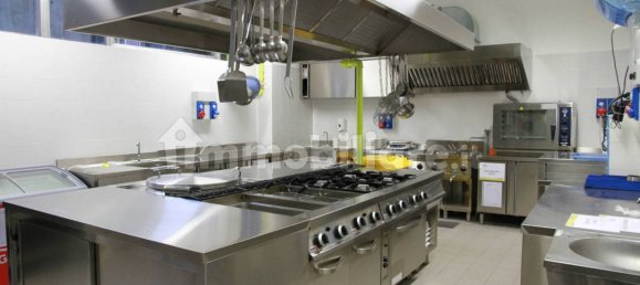 3 rooms Commercial property in Lucca, Italy No. 62732 12