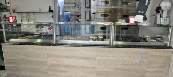 3 rooms Commercial property in Lucca, Italy No. 62732 10