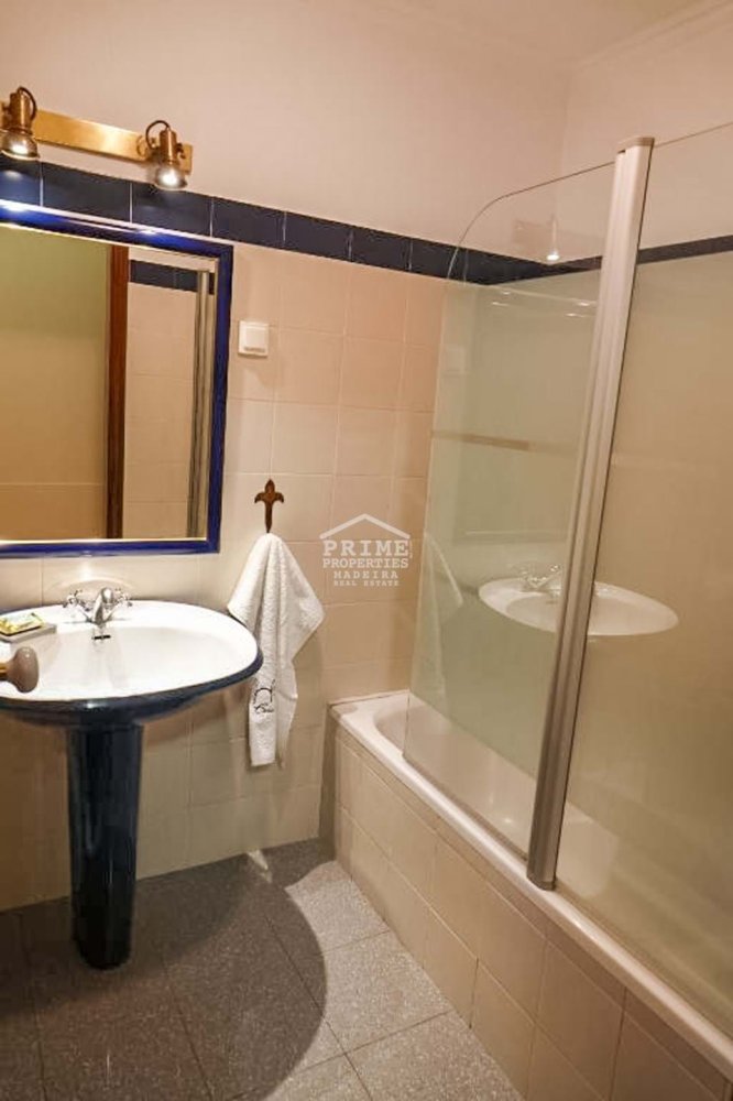 5 bedrooms Villa in Ponta do Sol, Portugal No. 143976