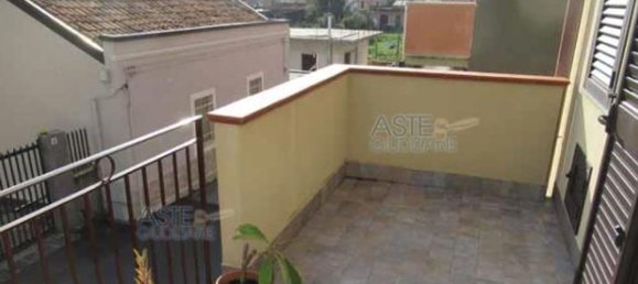 2-salle Appartement à Acireale, Italy No. 204911 9