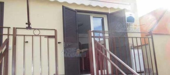 2-salle Appartement à Acireale, Italy No. 204911 8