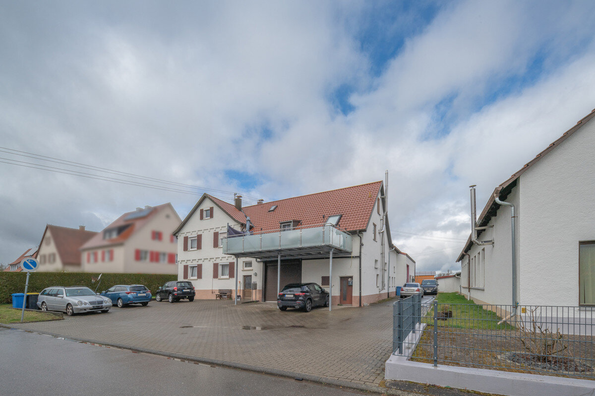 11 rooms Building in Tuttlingen, Germany No. 86145