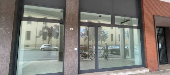 Коммерческая недвижимость 56м² в Порденоне, Италия № 11573 5