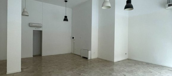 Коммерческая недвижимость 56м² в Порденоне, Италия № 11573 2