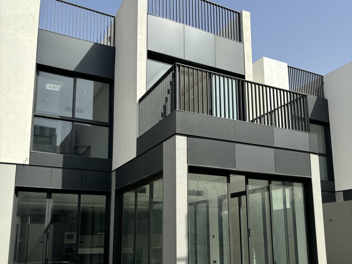 6 bedrooms Townhouse in Ajman, UAE No. 104992