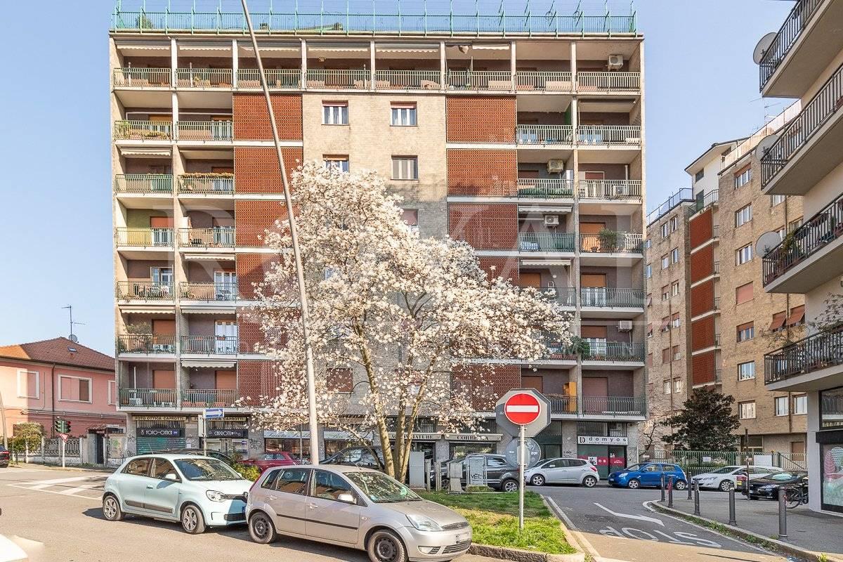 2 rooms Apartment in Monza, Italy No. 38301