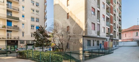 2 rooms Apartment in Monza, Italy No. 38301 4